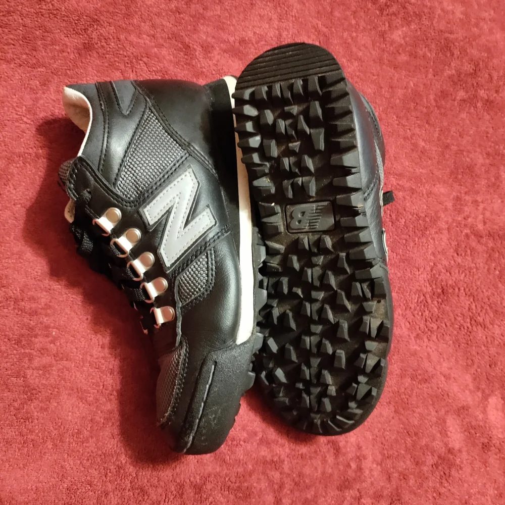 New Balance 710 Leather Hiking Boot Sneakers. Black & Gray. Women's 7